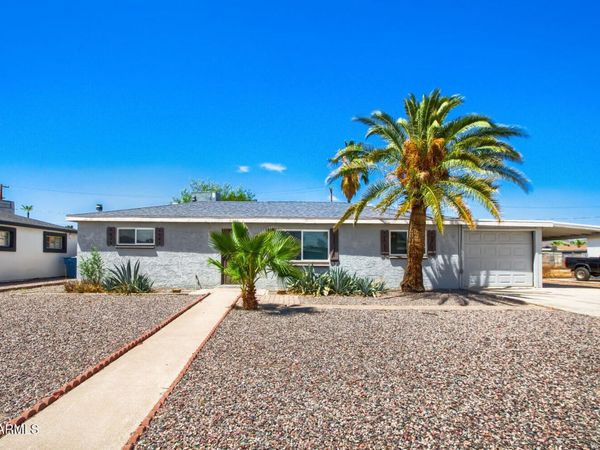 2818 W ECHO Lane W, Phoenix, AZ 85051