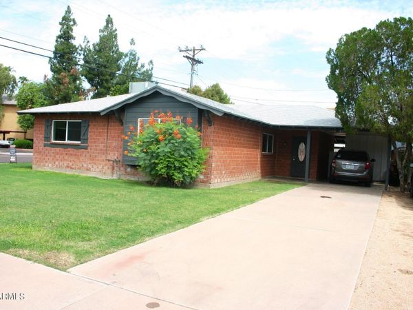 8206 E Roma Avenue, Scottsdale, AZ 85251