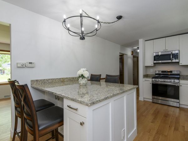 21300 Astolat Dr, Brookfield, WI 53045