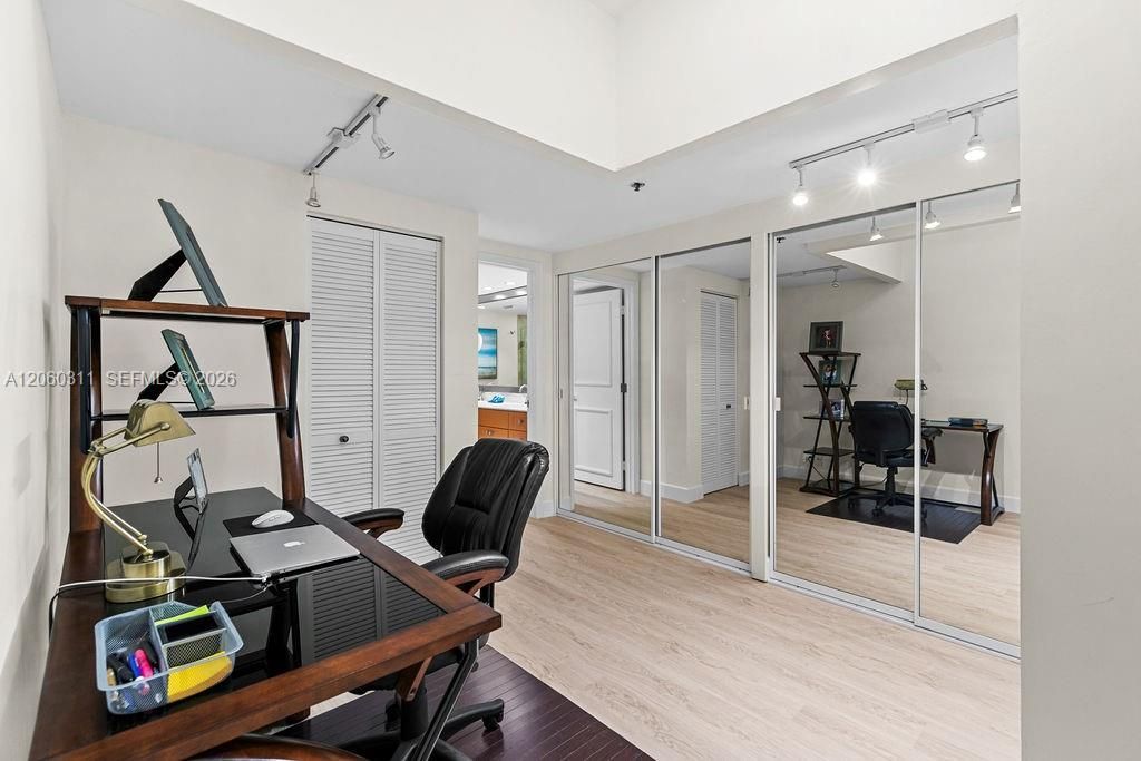 251 Crandon Blvd, Unit 325, Key Biscayne, FL 33149 Photo
