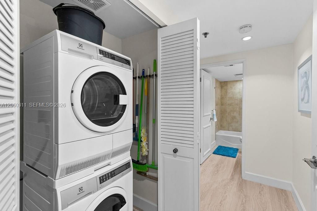 251 Crandon Blvd, Unit 325, Key Biscayne, FL 33149 Photo