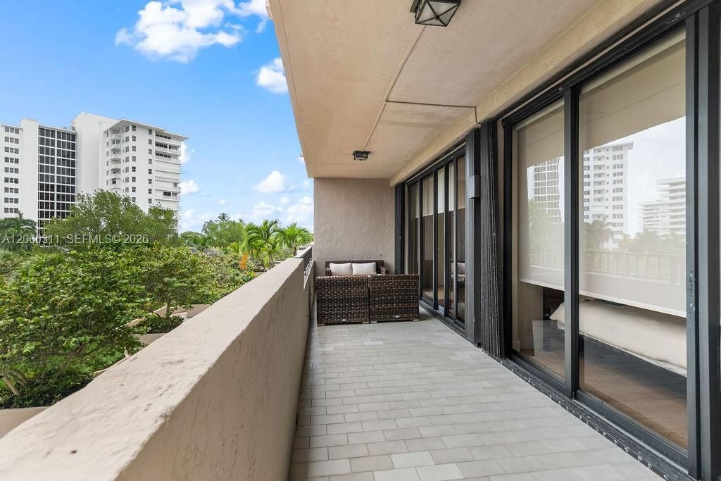 251 Crandon Blvd, Unit 325, Key Biscayne, FL 33149 Photo