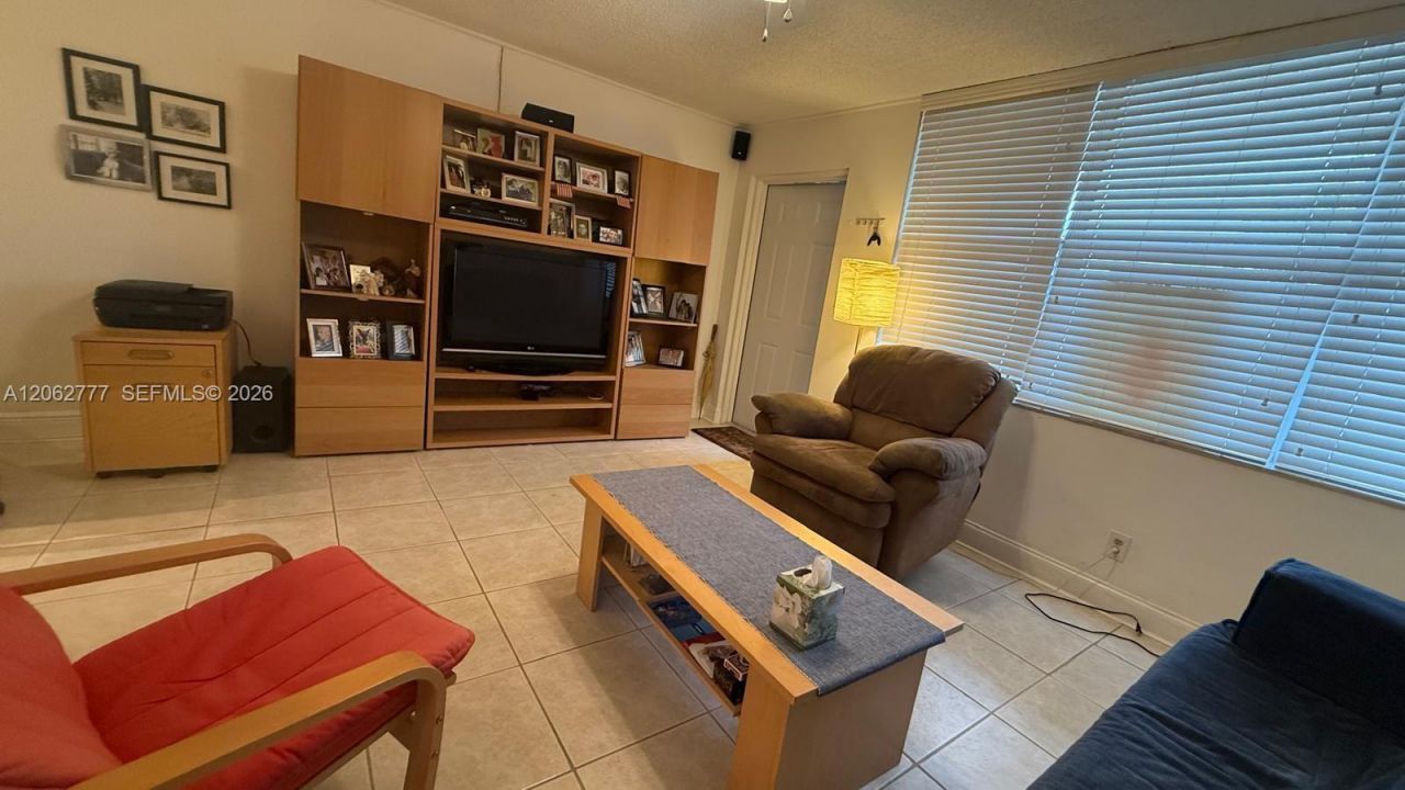 9081 Sunrise Lakes Blvd , Unit 105, Sunrise, FL 33322 Photo