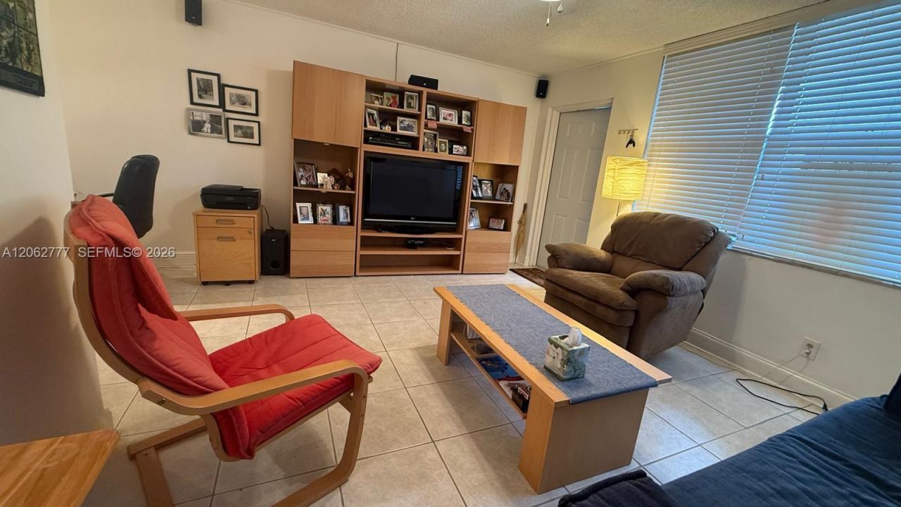 9081 Sunrise Lakes Blvd , Unit 105, Sunrise, FL 33322 Photo