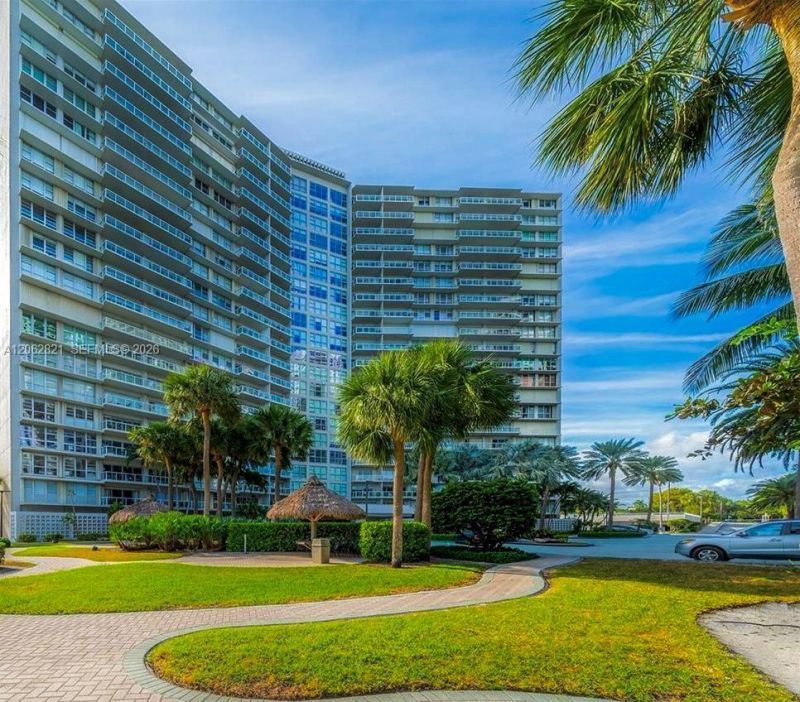 2451 Brickell Ave , Unit 17U, Miami, FL 33129 Photo