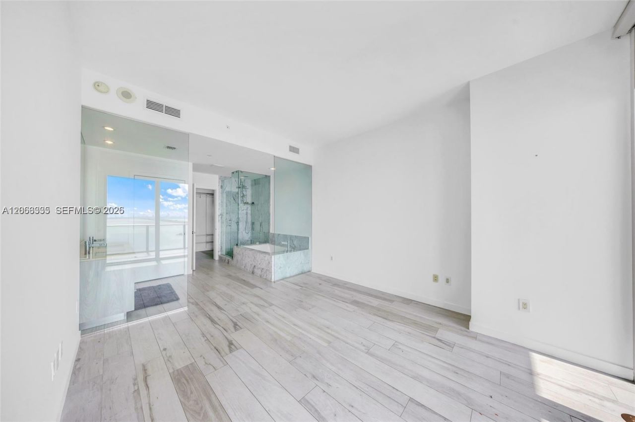 480 NE 31st St , Unit 2003, Miami, FL 33137 Photo