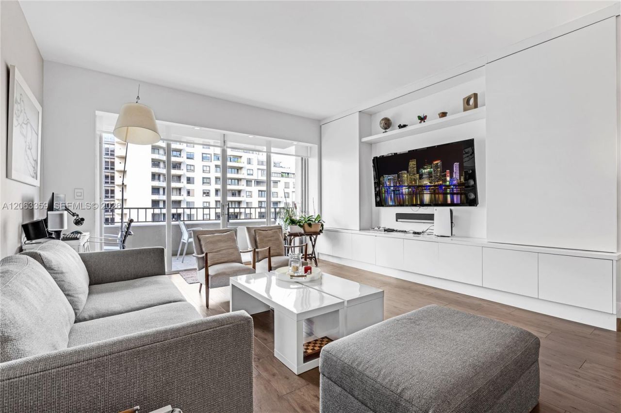 201 Crandon Blvd , Unit 530, Key Biscayne, FL 33149 Photo