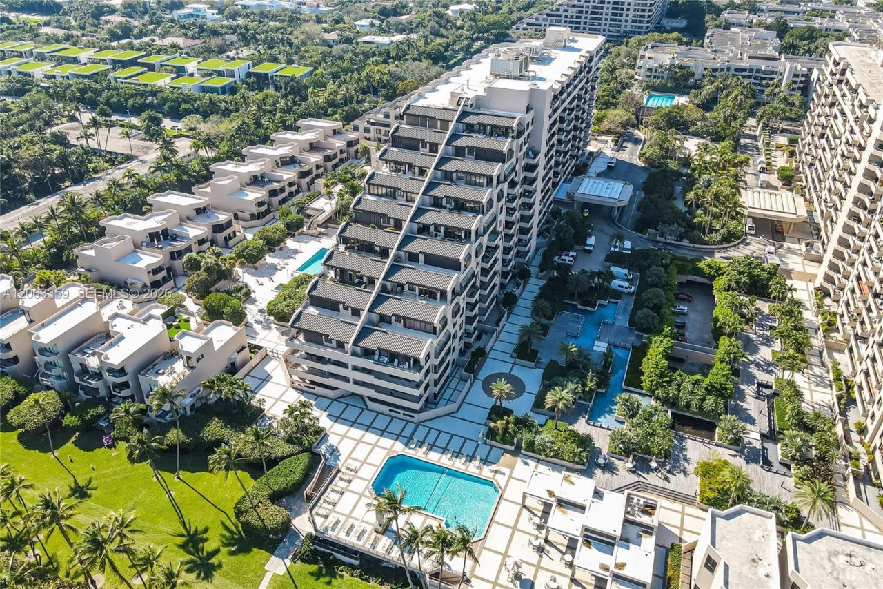 201 Crandon Blvd , Unit 530, Key Biscayne, FL 33149 Photo