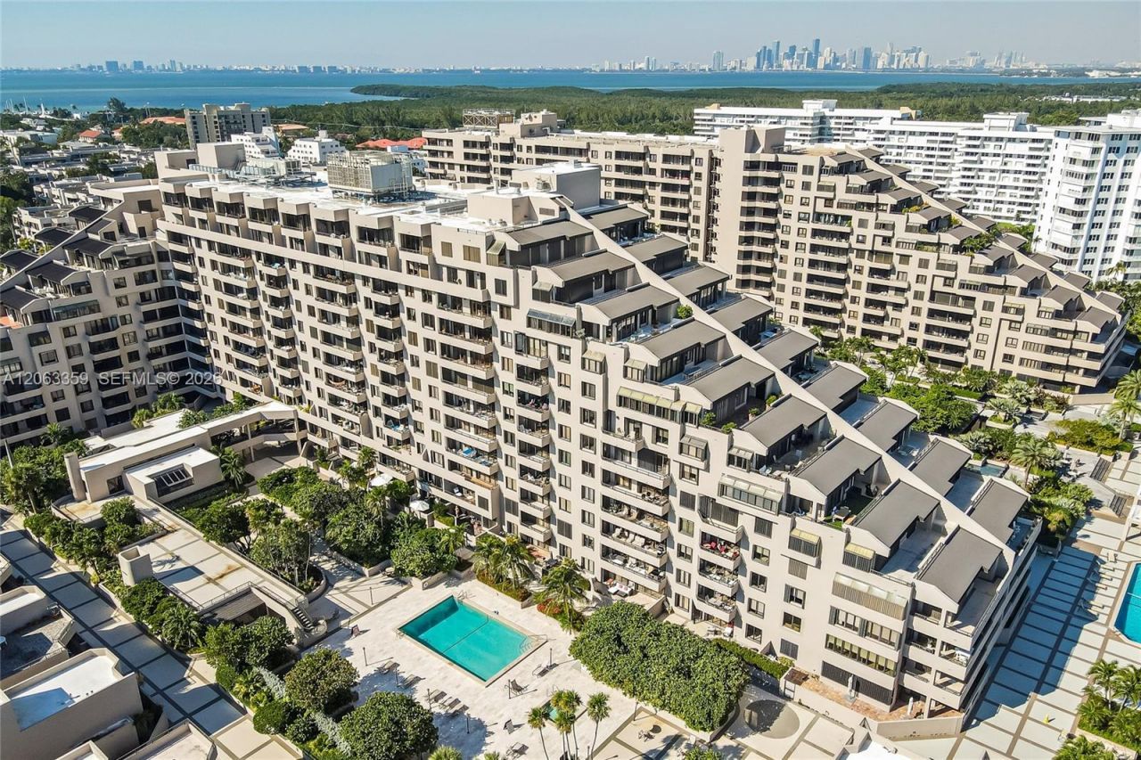 201 Crandon Blvd , Unit 530, Key Biscayne, FL 33149 Photo