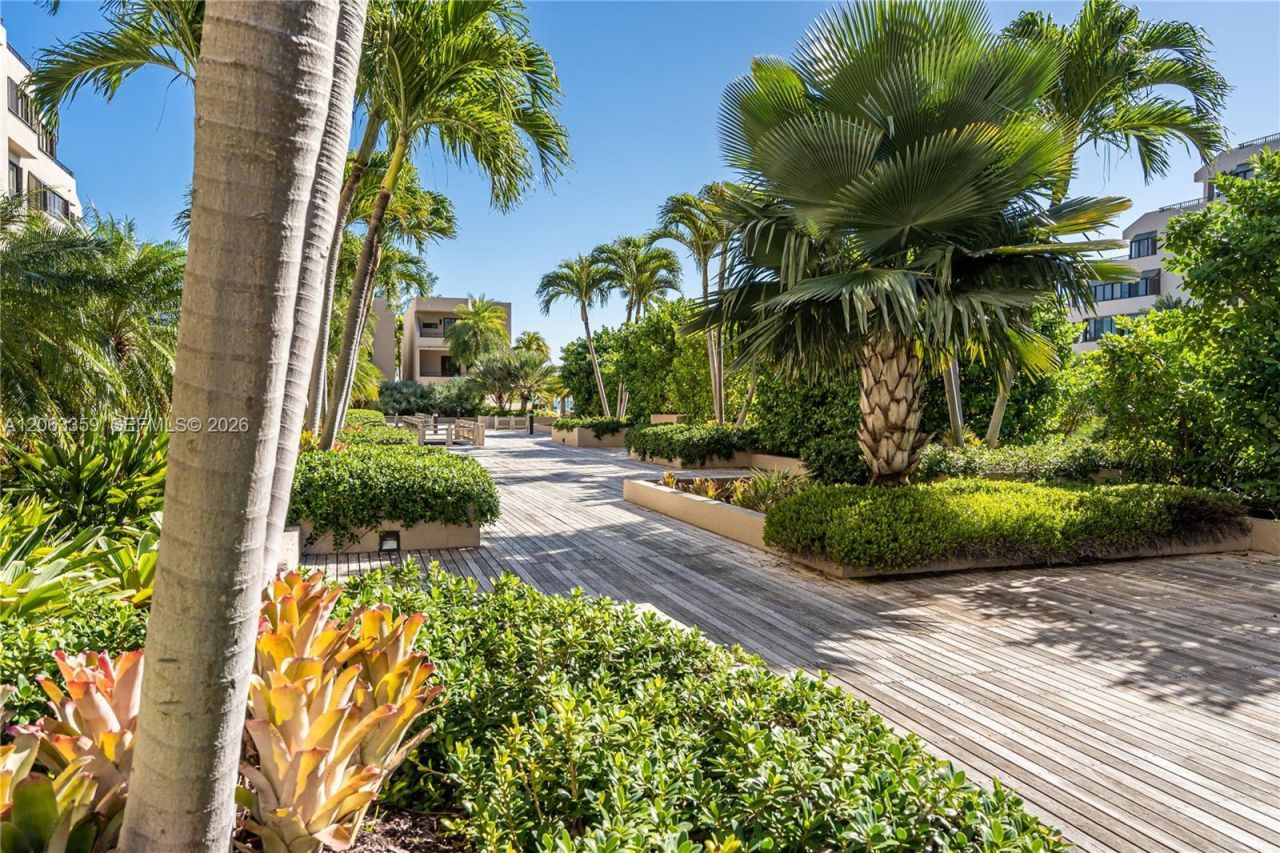 201 Crandon Blvd , Unit 530, Key Biscayne, FL 33149 Photo