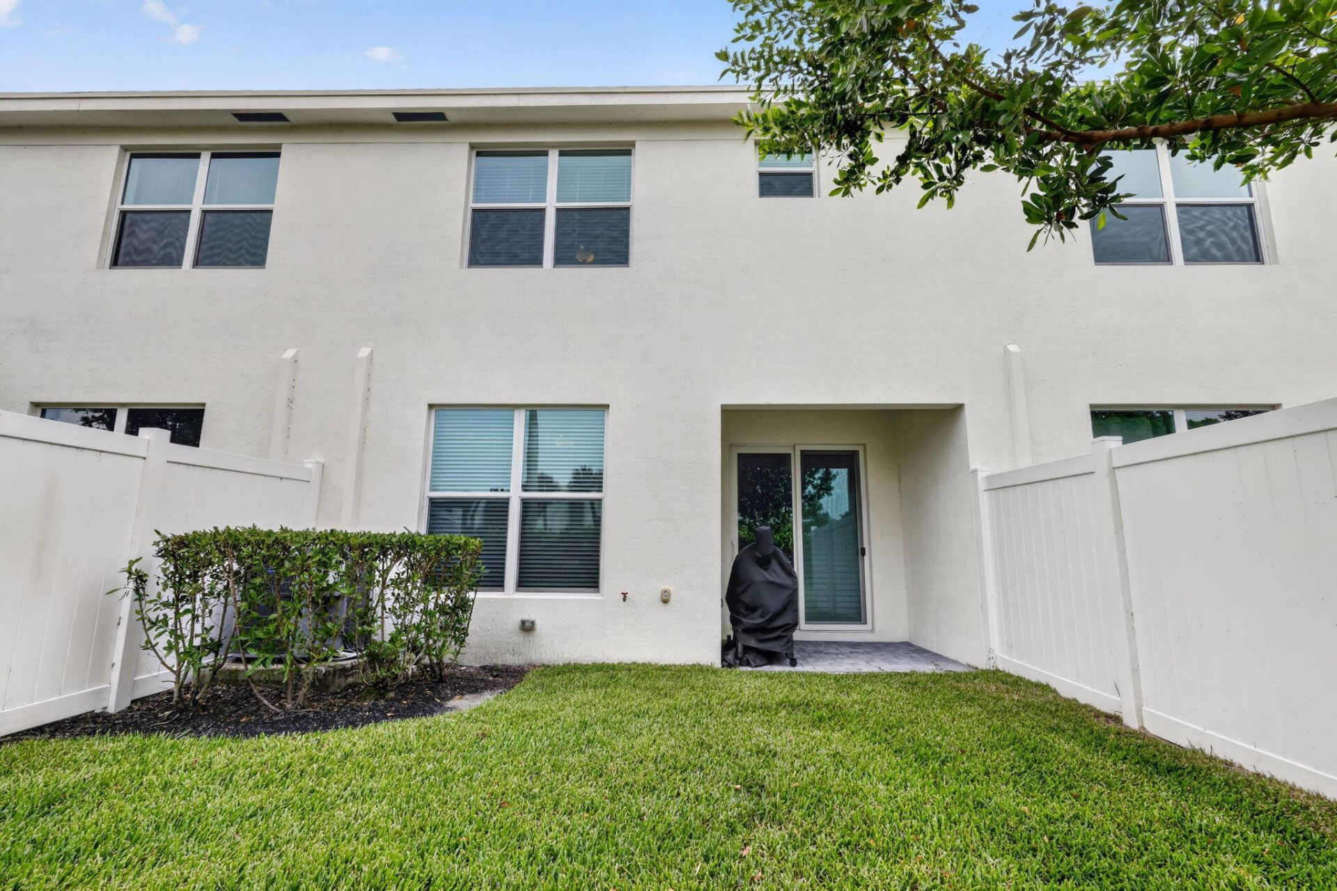 4168 Lagoon Shore Drive, Lake Worth, FL 33467 Photo