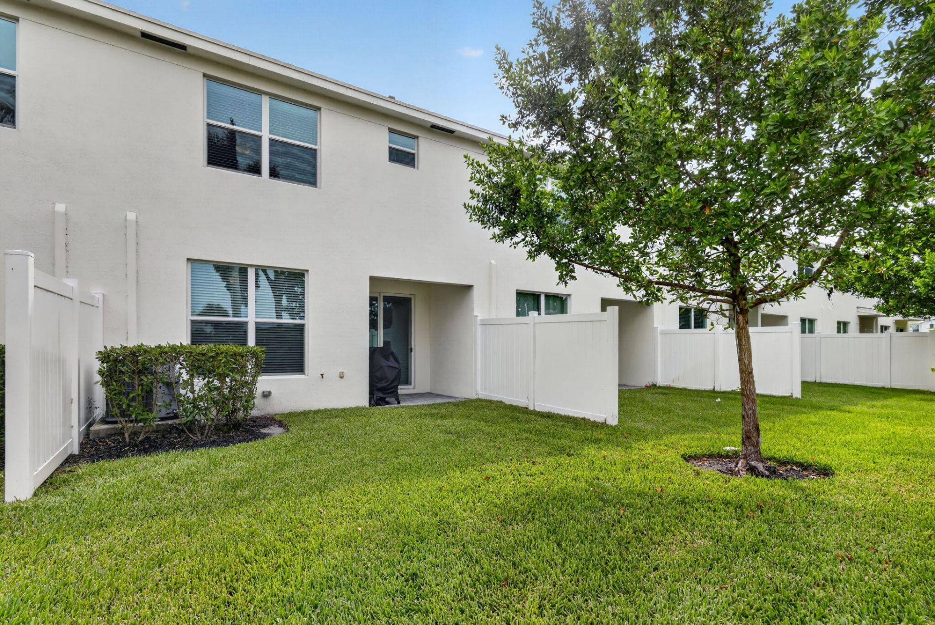 4168 Lagoon Shore Drive, Lake Worth, FL 33467 Photo