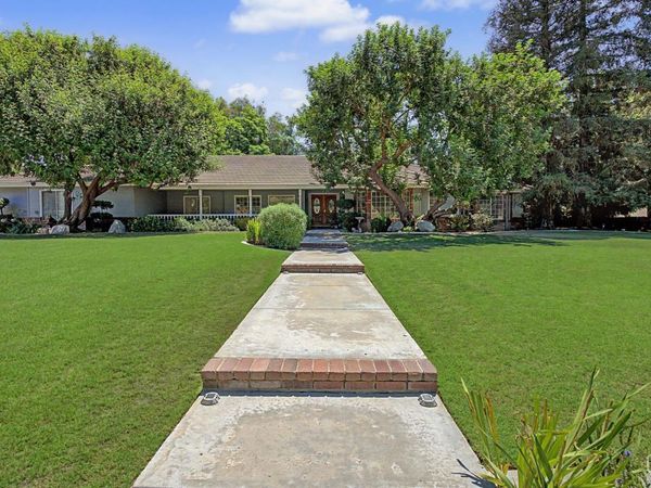 4215 Flintridge Drive, Bakersfield, CA 93306