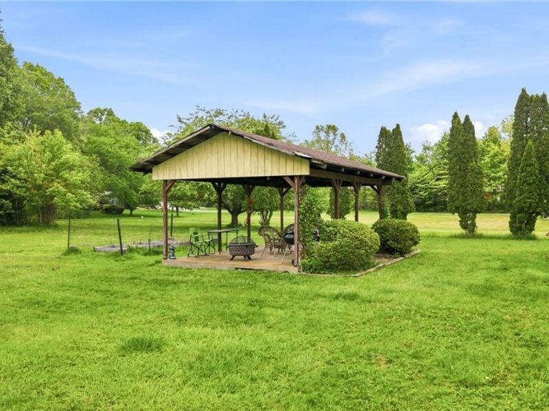 6667 Chestnut Ridge Road , Hubbard, OH 44425 Photo 8