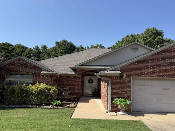 2 Alberta Cove, Maumelle, AR 72113