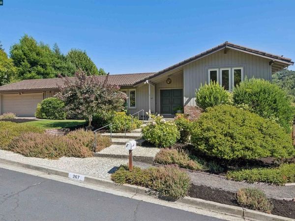 267 Fernwood Dr, Moraga, CA 94556