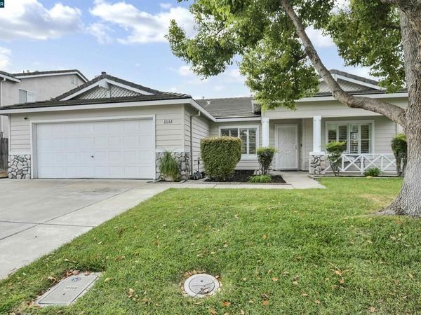 3904 Des Moines Dr, Stockton, CA 95209