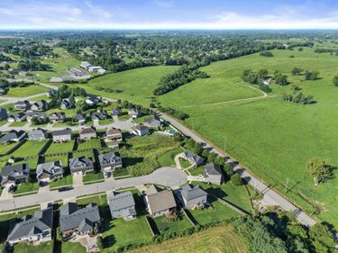 6037 Winning Colors Court, Richmond, KY 40475