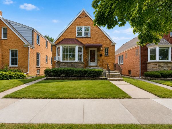 5937 N Medina Avenue, Chicago, IL 60646