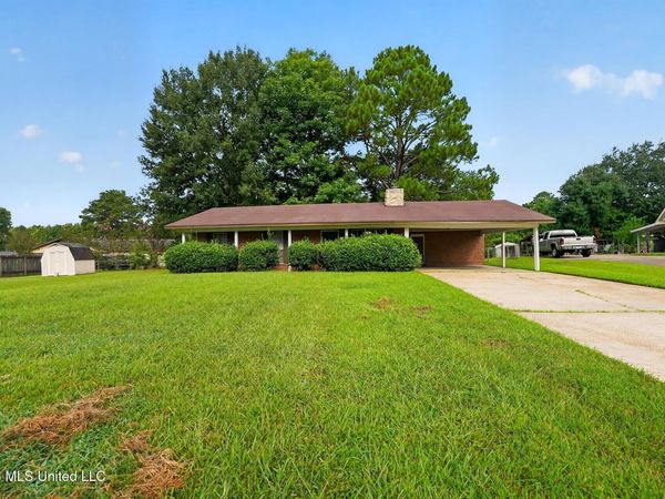 117 White Oak Court, Jackson, MS 39212