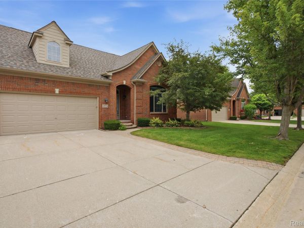 49554 Iron River Drive, Macomb Township, Mi 48042