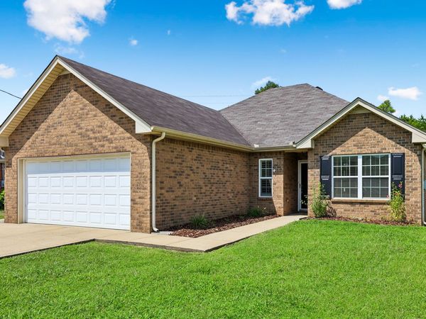 2029 Barretts Ridge Dr, Murfreesboro, TN 37130