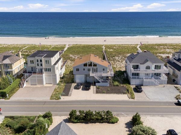 717 Dune Road , Westhampton Dunes, NY 11978
