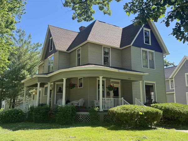 101 Hulin Street, Charles City, IA 50616