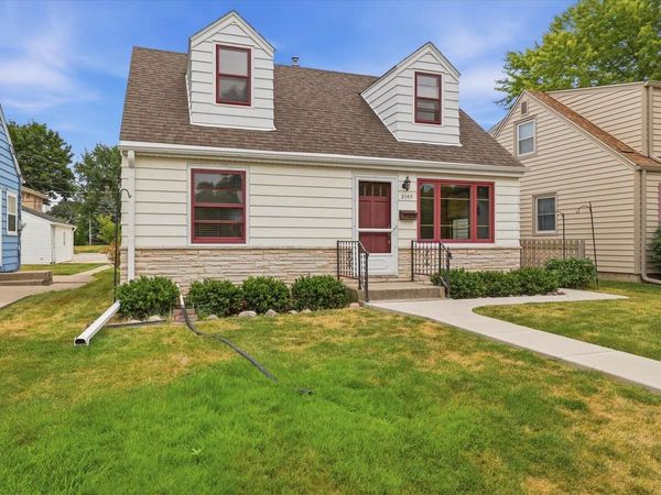 2140 S 109th STREET, West Allis, WI 53227