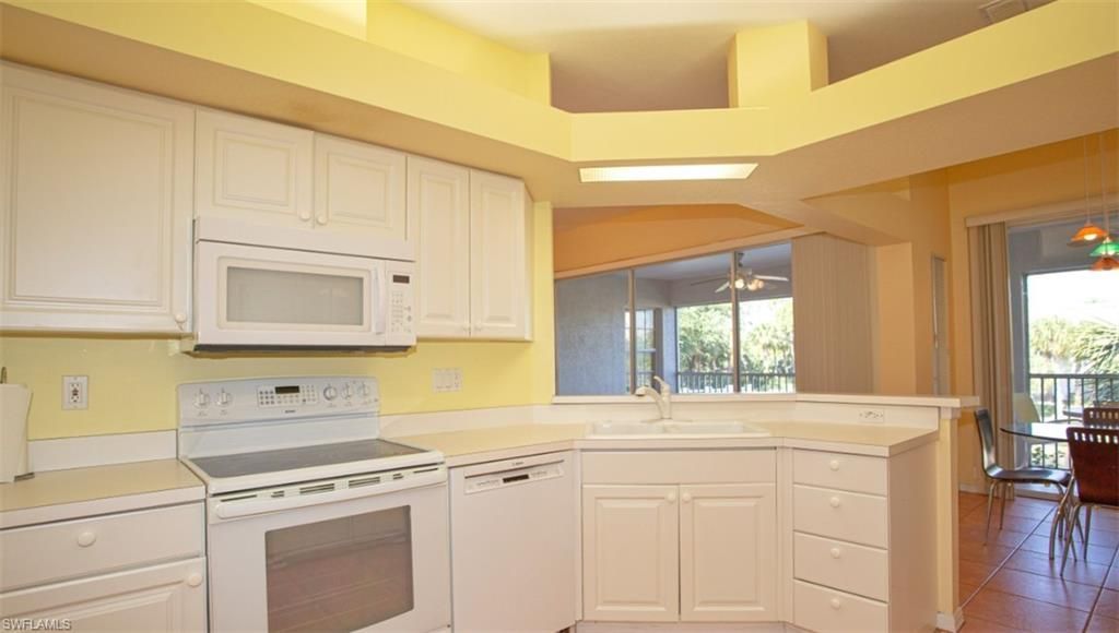 6855 Satinleaf Rd S, Unit 202, Naples, FL 34109 Photo