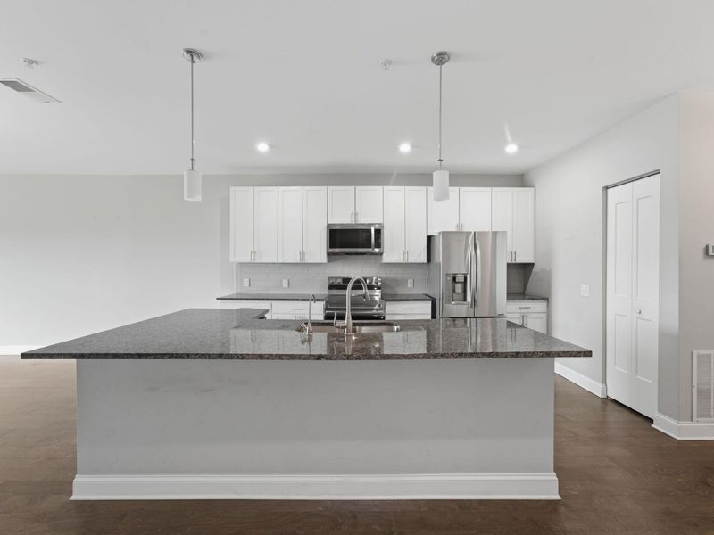 5339 Highpointe Lakes Drive , Unit 404, Westerville, OH 43081 Photo 2