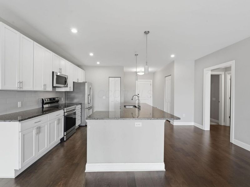 5339 Highpointe Lakes Drive , Unit 404, Westerville, OH 43081 Photo 4