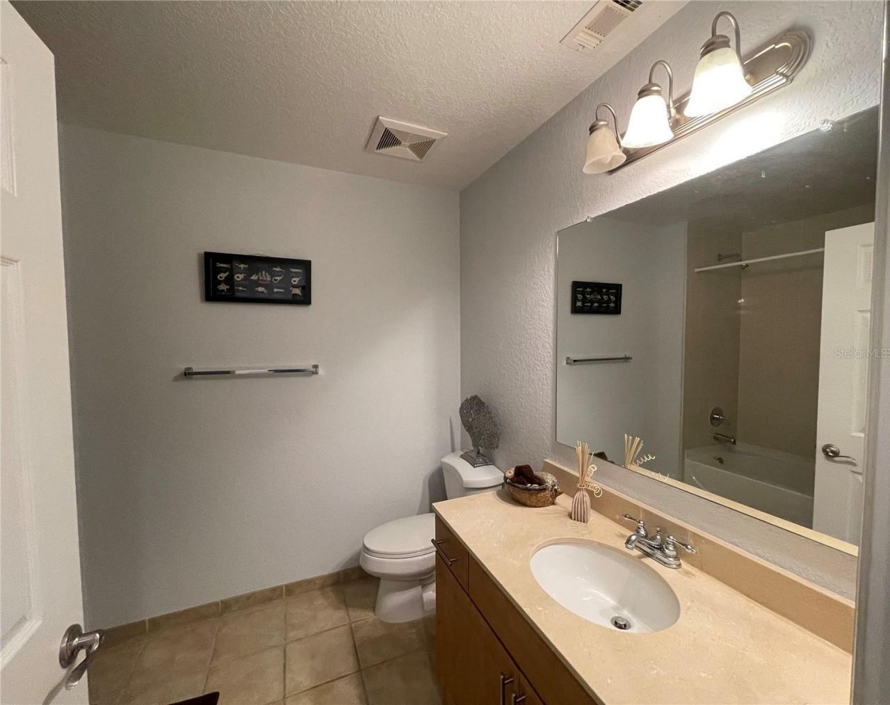 1064 N Tamiami Trail, Unit 1122, Sarasota, FL 34236 Photo