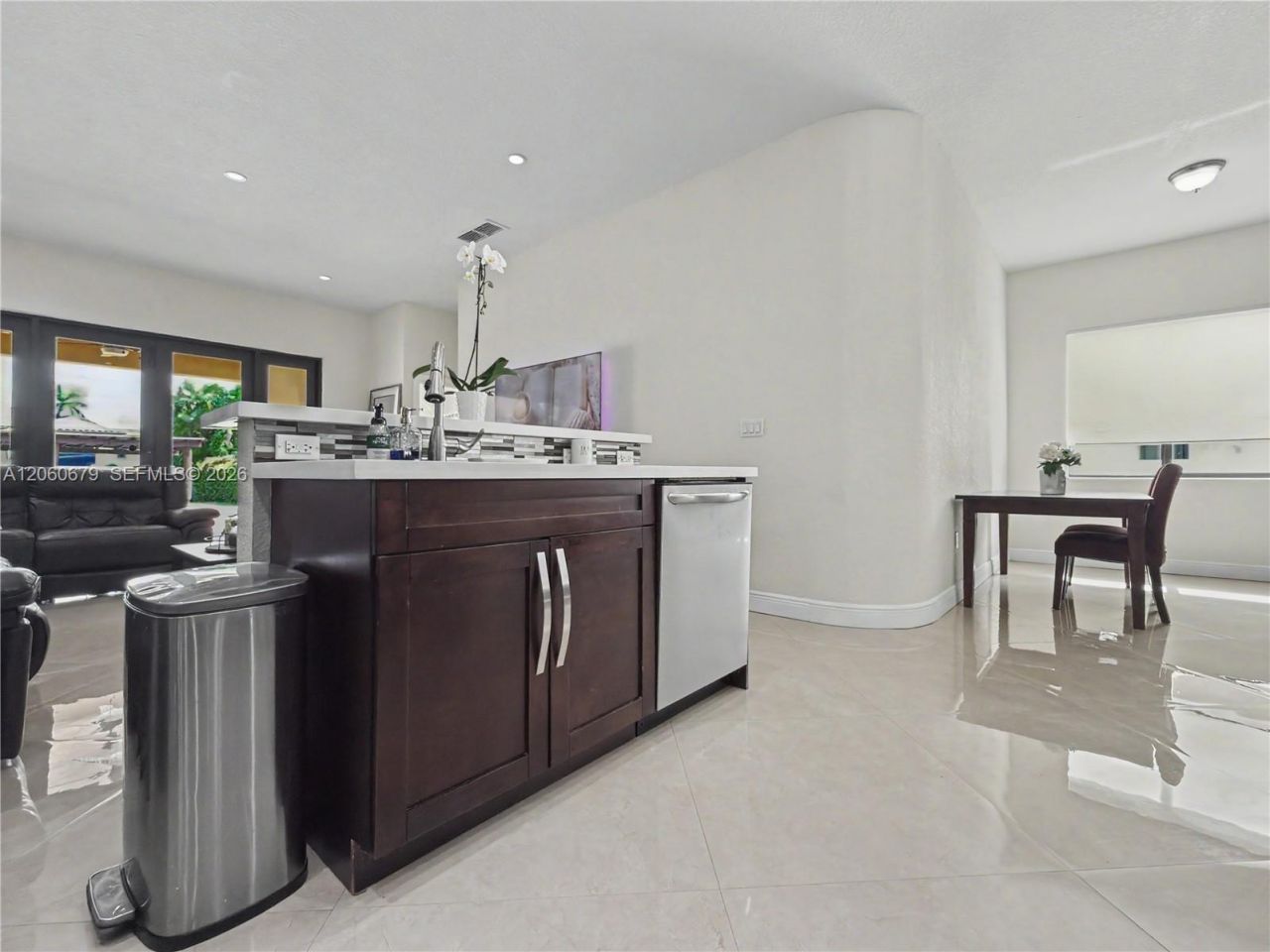 5889 SW 17th St , Miami, FL 33155 Photo