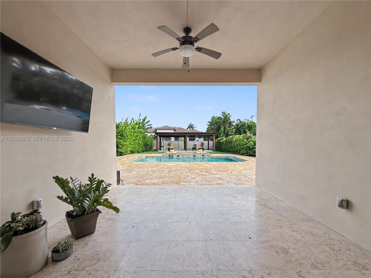 5889 SW 17th St , Miami, FL 33155 Photo