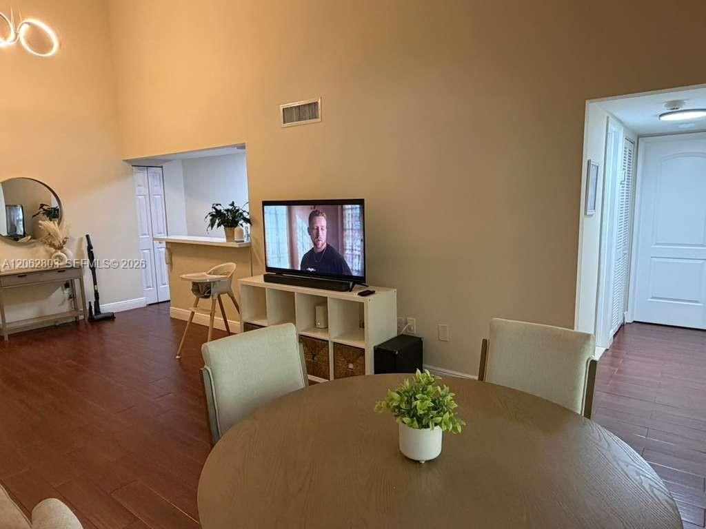 9417 Fontainebleau Blvd , Unit 212-27, Miami, FL 33172 Photo