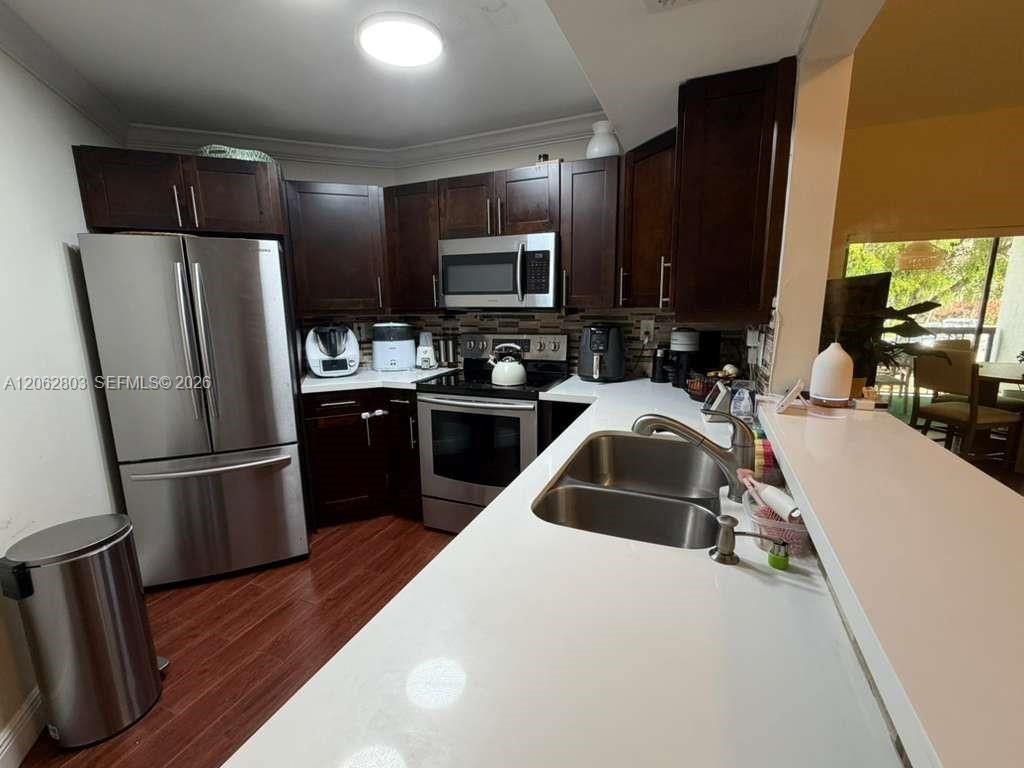 9417 Fontainebleau Blvd , Unit 212-27, Miami, FL 33172 Photo