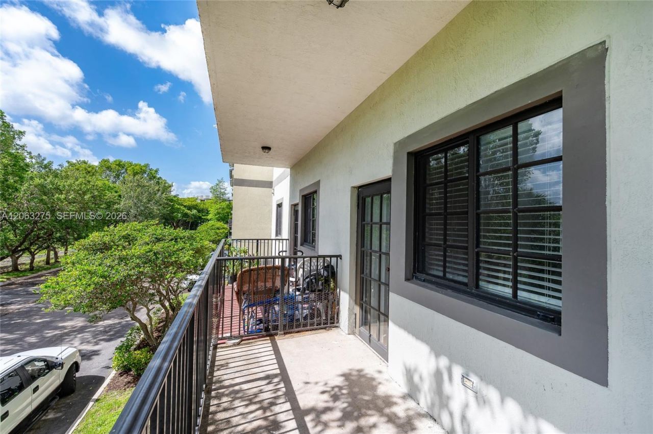 2851 Riverside Dr , Unit 207-N, Coral Springs, FL 33065 Photo