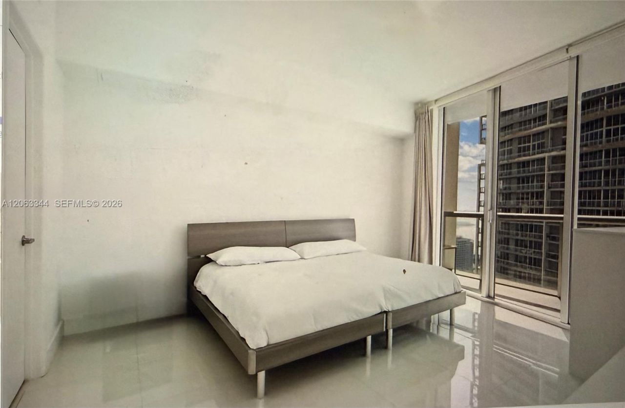 475 Brickell Ave, Unit 4909, Miami, FL 33131 Photo