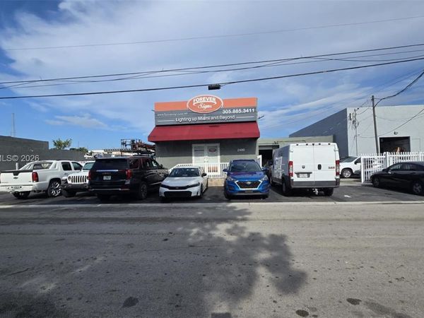 2400 W 3rd Ct , Hialeah, FL 33010