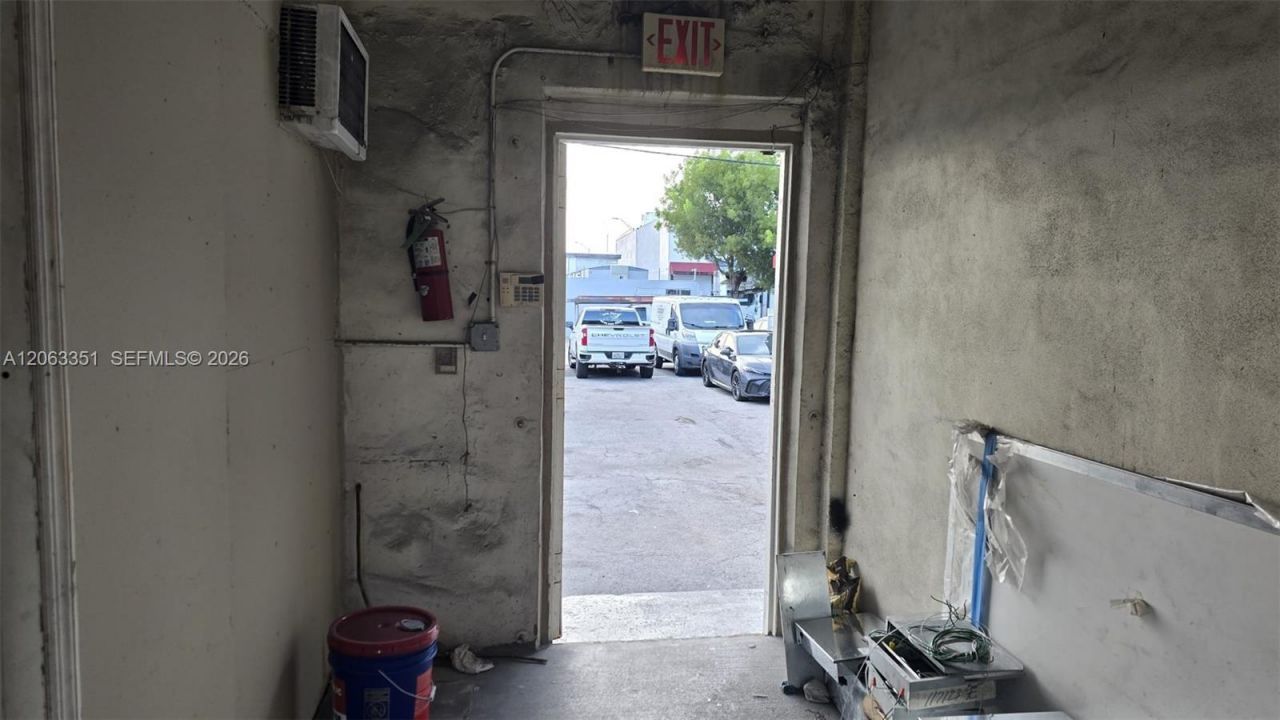 2400 W 3rd Ct, Hialeah, FL 33010 Photo