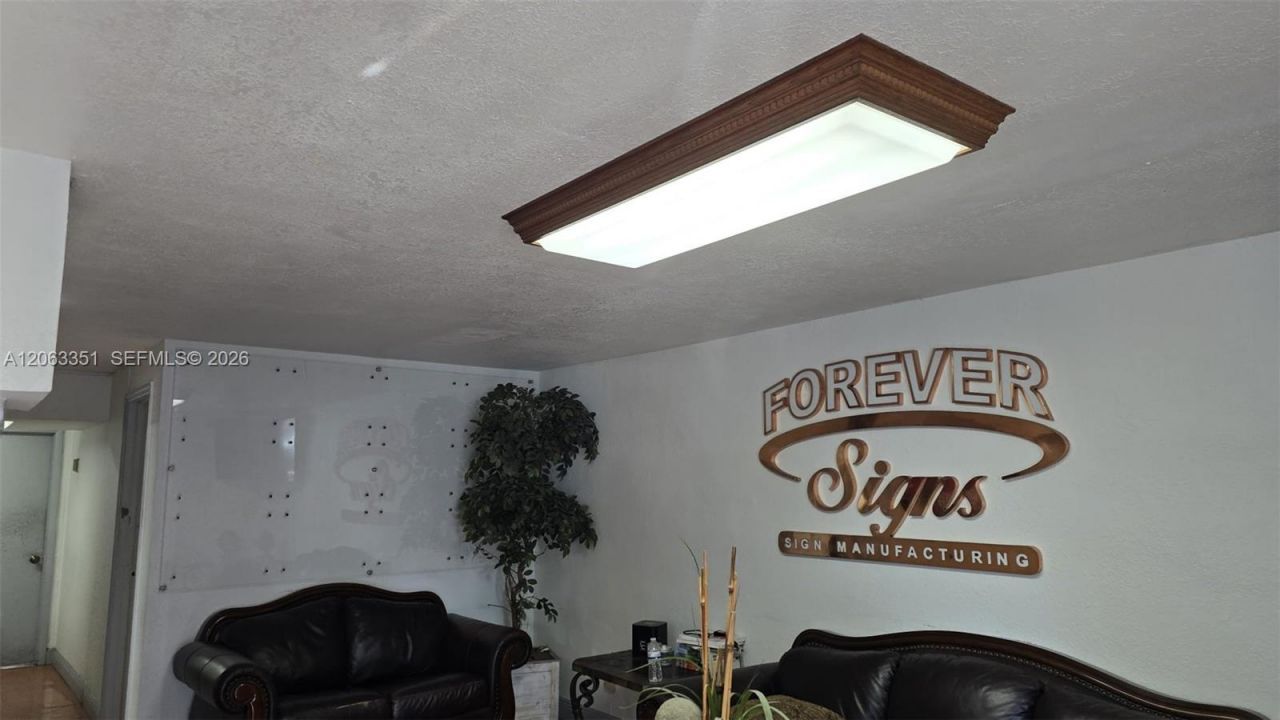 2400 W 3rd Ct, Hialeah, FL 33010 Photo