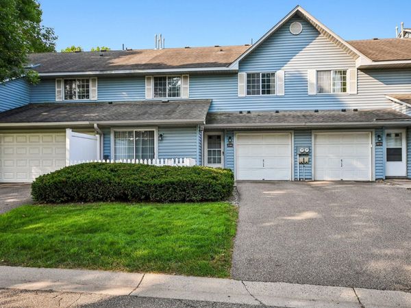 2580 Bedford Court, Unit 16, Mendota Heights, MN 55120