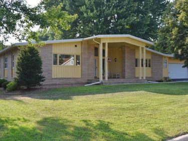 304 Independence Avenue S, Clarks Grove, MN 56016