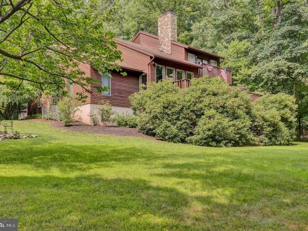 814 HOLLY LANE, LEBANON, PA 17042