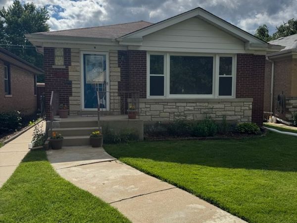 6320 N Kildare Avenue , Chicago, IL 60646