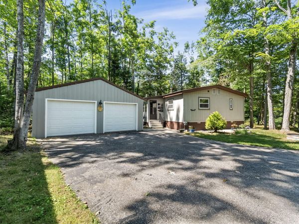 14081 Granville Drive, Cheboygan, MI 49721