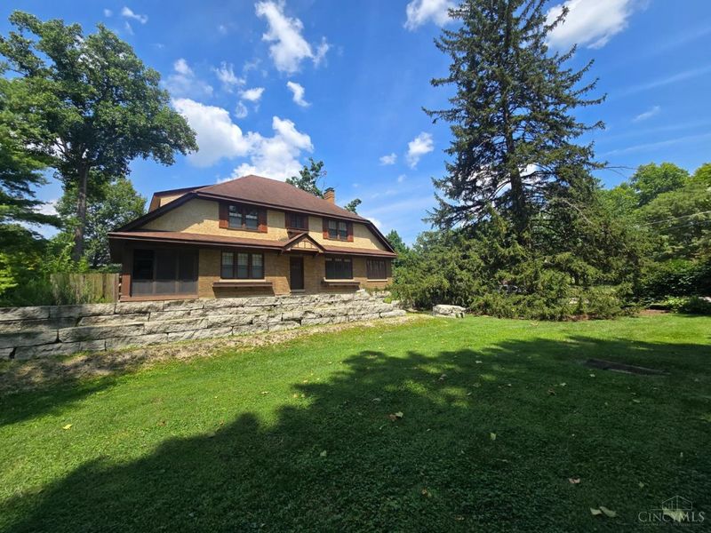 751 Springfield Pike, Wyoming, OH 45215 Photo 2