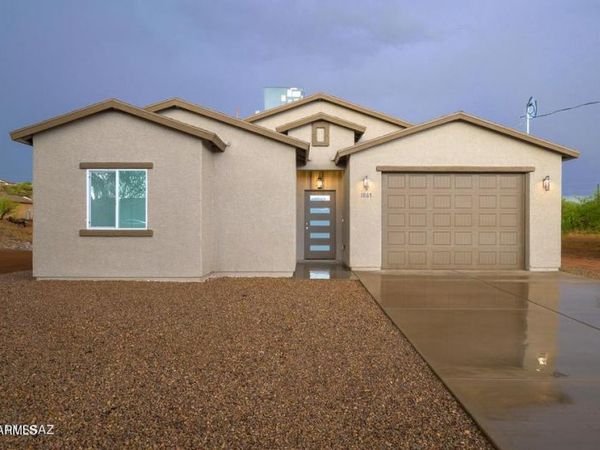 1852 La Paz Court, Rio Rico, AZ 85648