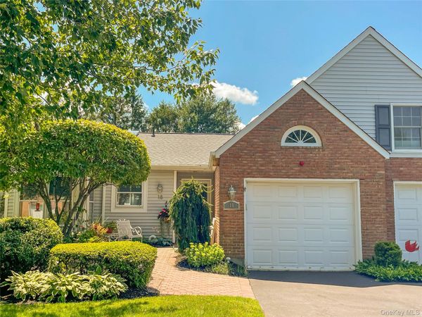 18 Chippendale Drive, Mount Sinai, NY 11766
